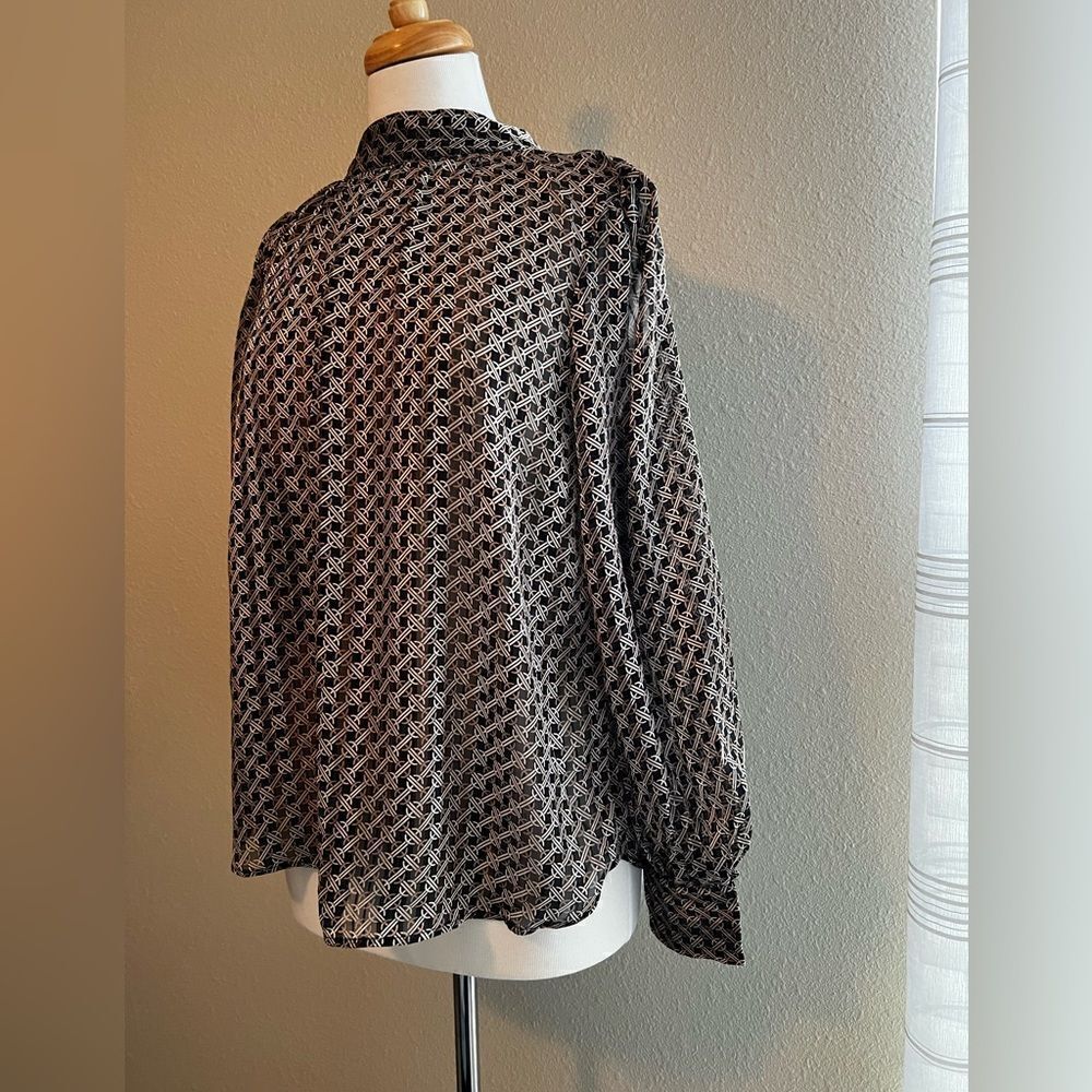 H&M semi sheer blouse NWOT - Picture 7 of 9